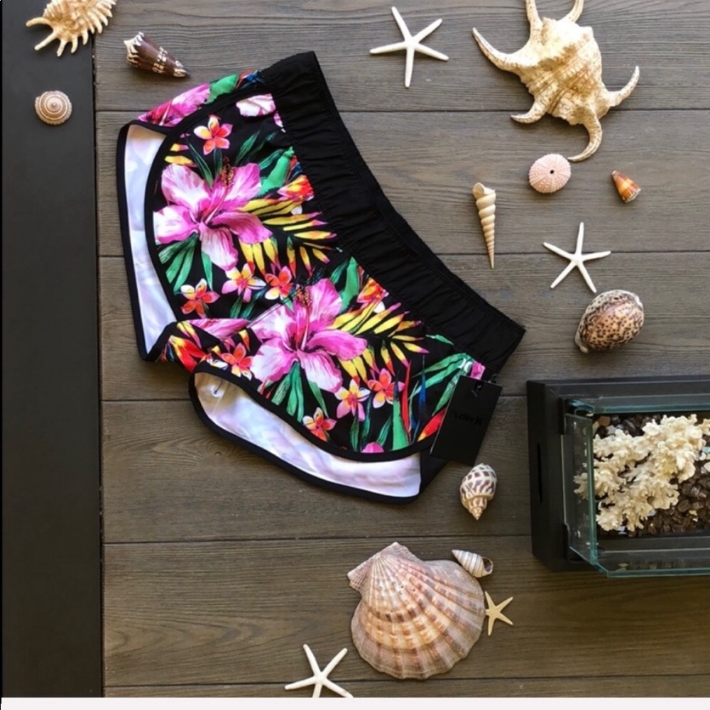 🌴🌼HURLEY- FLORAL BOARD SHORTS🌼🌴 - Picture 2 of 10
